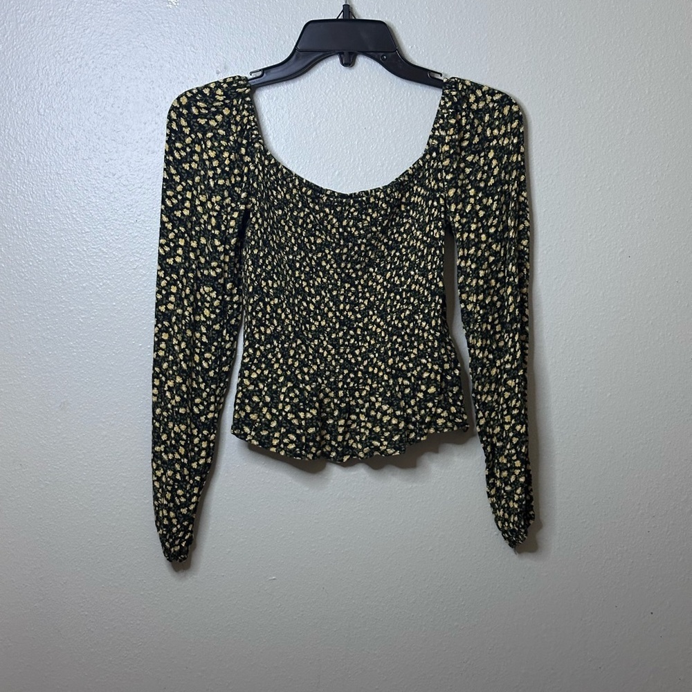 Hollister Women Long sleeve Floral Crop top size small